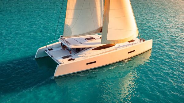 Explorez le multicoque : 10 raisons de naviguer en catamaran